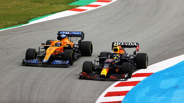 Red Bull potřebuje rychlejšího Péreze Red Bull potřebuje rychlejšího Péreze