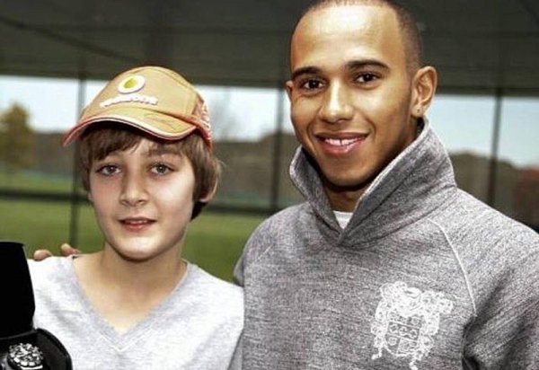 Hamilton už nebude závodit dlouho Hamilton už nebude závodit dlouho