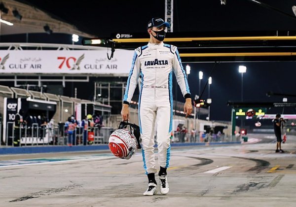Lewis a Valtteri jsou moji týmoví kolegové Lewis a Valtteri jsou moji týmoví kolegové