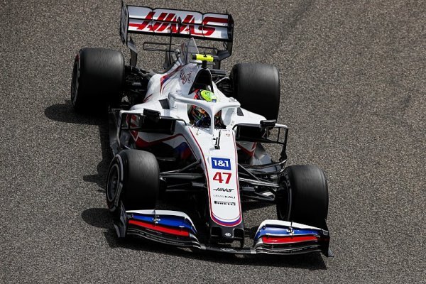 Haas chce bojovat alespoň proti Williamsu