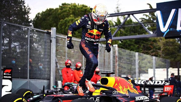 Verstappen zkombinoval schopnosti a štěstí