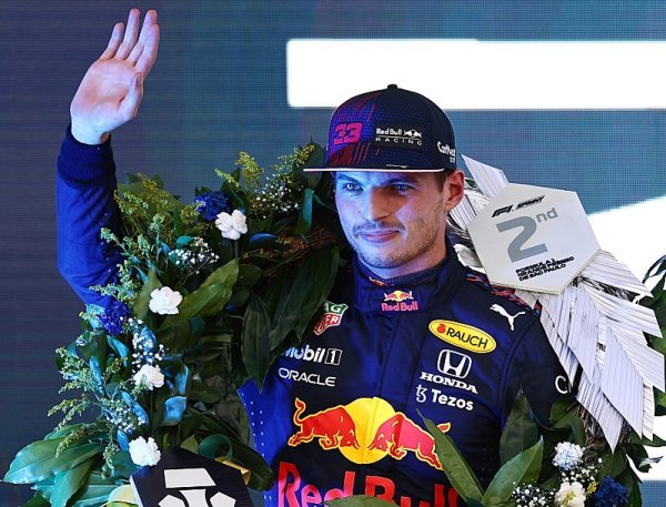 Verstappen měl v prvním kole smůlu