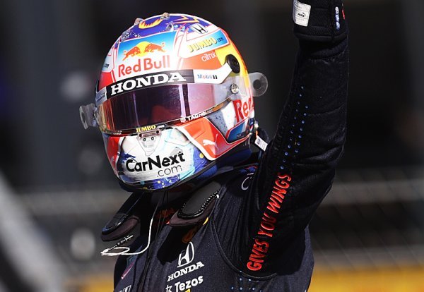 Verstappen potvrdil roli favorita a vyhrál domácí závod