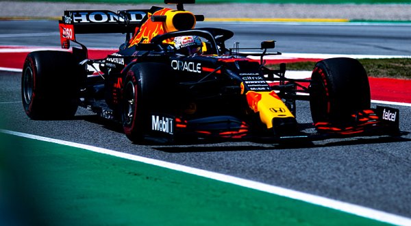 Red Bull se přísnější kontrole přizpůsobí