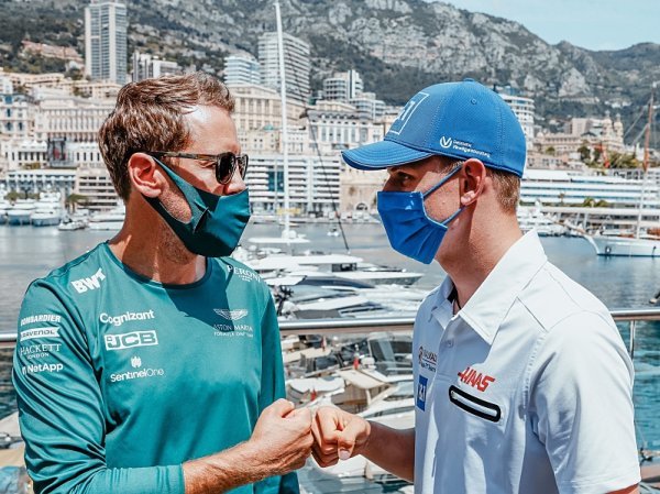 Schumacher bere dobré rady od Vettela Schumacher bere dobré rady od Vettela