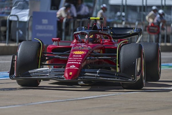 Sainz potřetí v životě na pole position