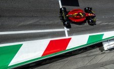 Sainz vystřídal na špici Leclerca