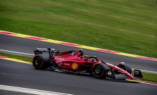 Verstappen vítězem, Sainz na pole position