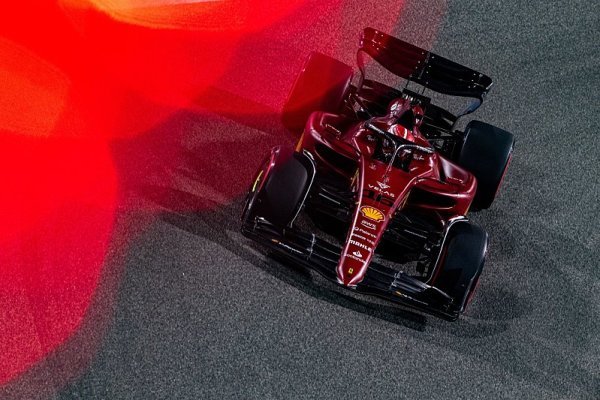 Dvojité vítězství pro Ferrari, sportovní katastrofa Red Bullu
