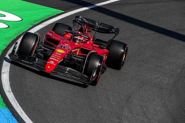 Ferrari, Mercedes a Red Bull ve dvou desetinách