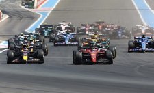 Leclerc opět pomohl Verstappenovi na cestě za obhajobou titulu