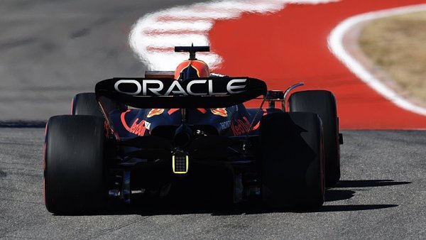 Verstappen uctil Mateschitzovu památku vyrovnáním rekordu