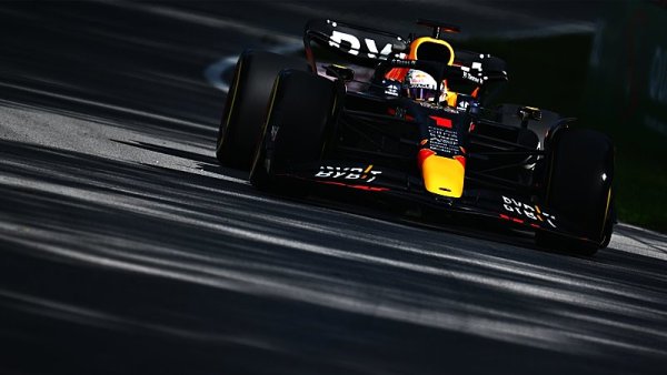 Verstappen kraluje i po druhém tréninku