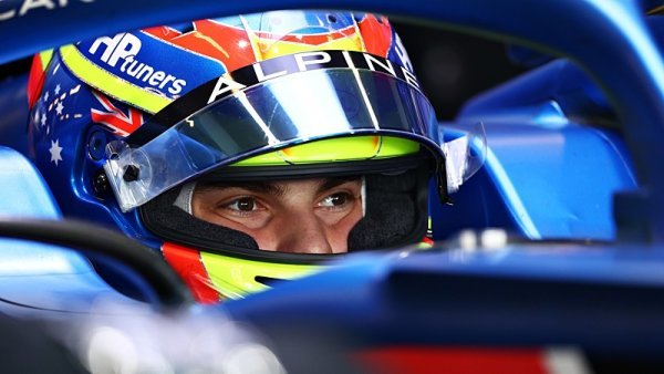 Testování vozu F1 je pro mě užitečnější než závodění jinde, říká Piastri