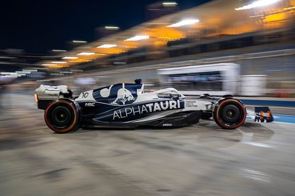 První den bahrajnských testů vyhrál Gasly, Mercedes nejlepší v závodních simulacích