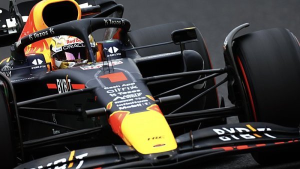 Verstappen vykročil za titulem