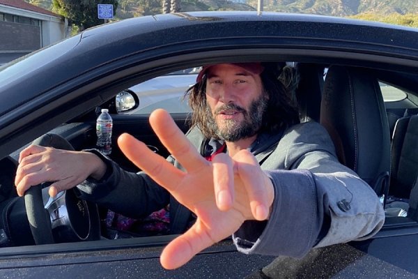 Keanu Reeves točí dokument z prostředí F1