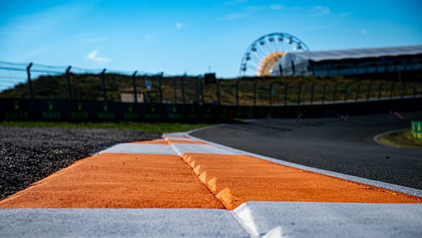 F1 se zalíbil falešný štěrk F1 se zalíbil falešný štěrk