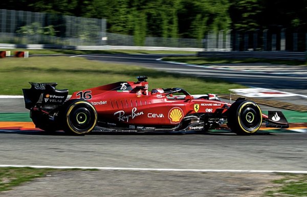 Ferrari včera tajně filmovalo v Monze Ferrari včera tajně filmovalo v Monze