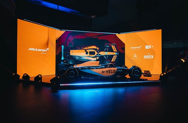 McLaren se oděl do nového hávu