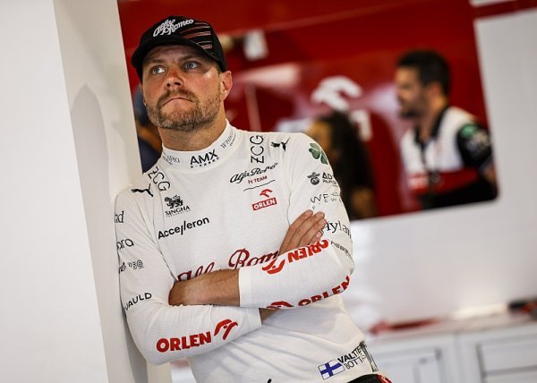 Bottas se potřeboval odvděčit mechanikům