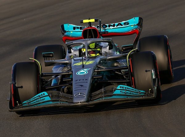 Hamilton si špatně nastavil vůz Hamilton si špatně nastavil vůz