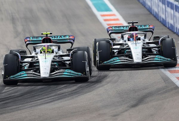 FIA vrátila Hamiltona před Russella