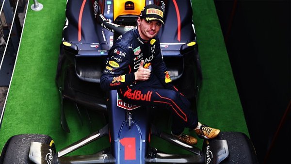 Verstappen si to užívá