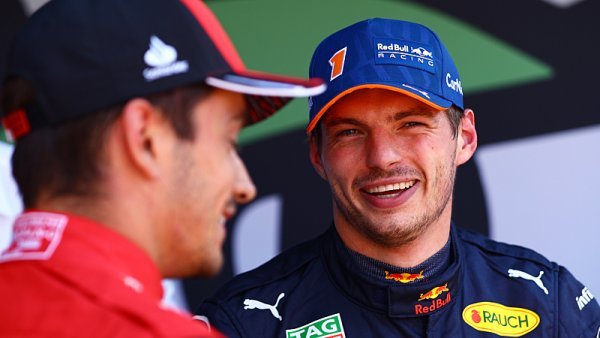 Verstappen chválí tým a kárá fanoušky