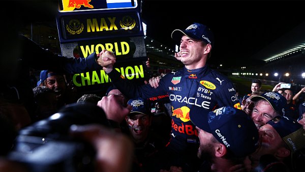 Verstappen se nad chaosem pouze směje