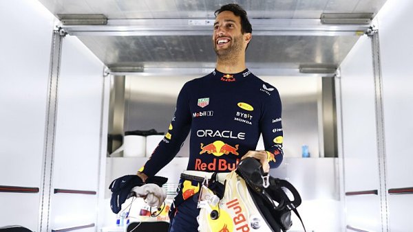 Ricciardo je zpátky, De Vries končí 