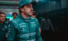Alonso ztrácí třetí místo