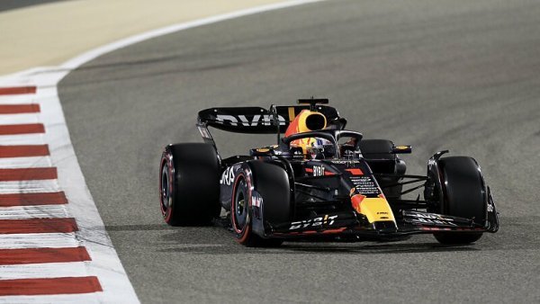 Red Bull ukázal sílu, pole position bere Verstappen