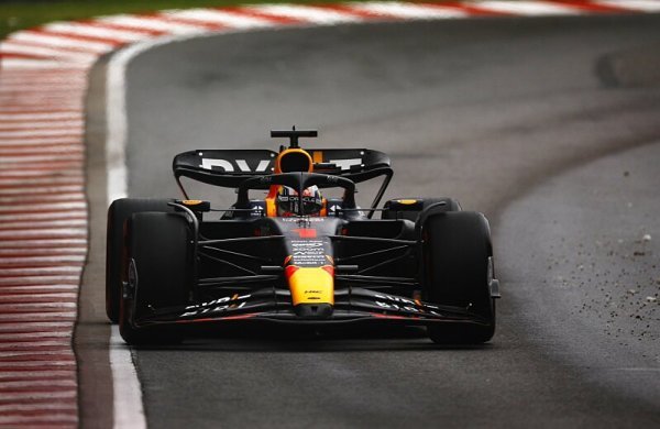 Verstappen se vyrovnal Sennovi