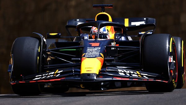 Verstappen nejrychlejší v jediném tréninku, Leclerc kousek za ním