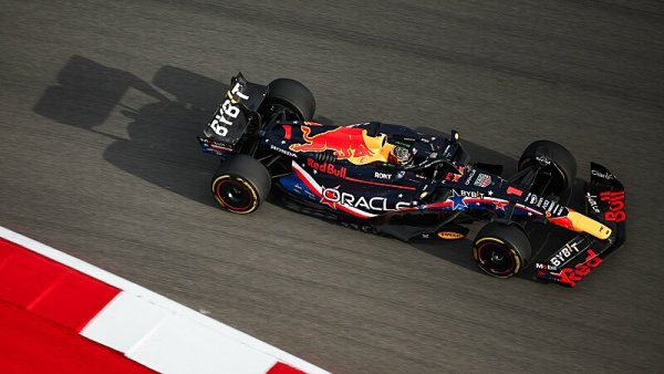 Verstappen zvládl britský nápor i zlobící brzdy