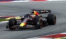 Verstappen vyhrál i se třemi zastávkami, traťové limity úřadovaly