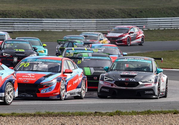 Festival okruhového závodění v Mostě: TCR Eastern Europe a F4 CEZ Championship certified by FIA