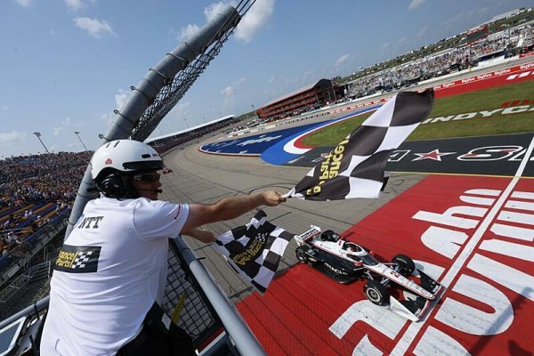 Newgarden má páté vítězství v Iowě