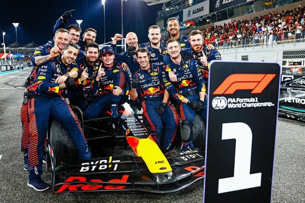 Verstappen se těžko loučil s RB19