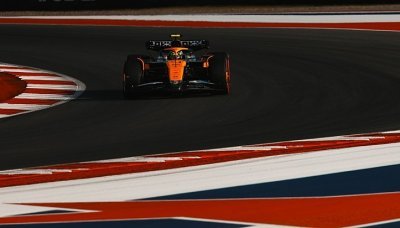 Norris vrací úder, propadák pro Mercedes