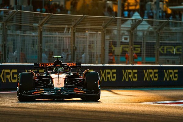 McLaren má po 26 letech Pohár konstruktérů