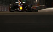 Verstappen je čtyřnásobným šampionem, Mercedes slaví dvojité vítězství