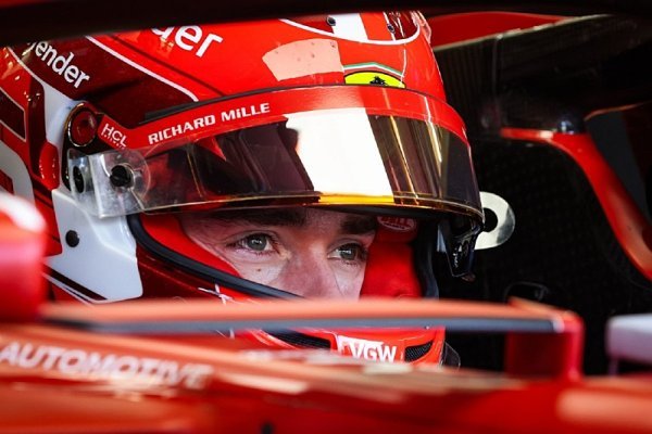 Spousta incidentů a rychlé Ferrari