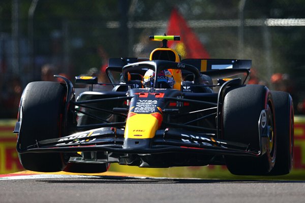 Verstappen zarmoutil fanoušky Ferrari na tribunách