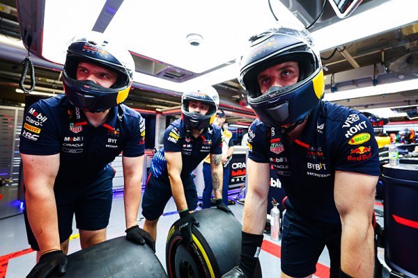 Verstappenův hlavní mechanik odchází Verstappenův hlavní mechanik odchází