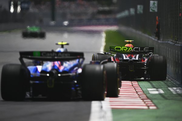 Russell a Verstappen ve shodném čase, Brit na pole position!