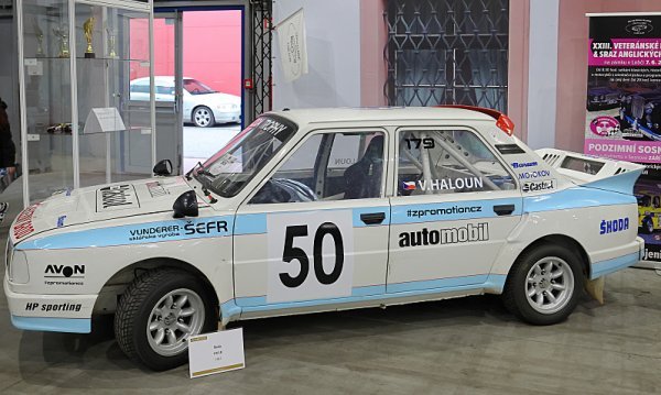 Expozice veteránů také v zámeckém duchu