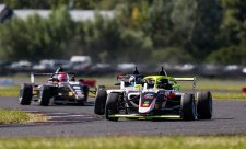 Souboj se vyostřuje: Trappa vede, Karhan se přiblížil
