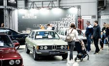Historické vozy a youngtimery na Prague Car Festivalu